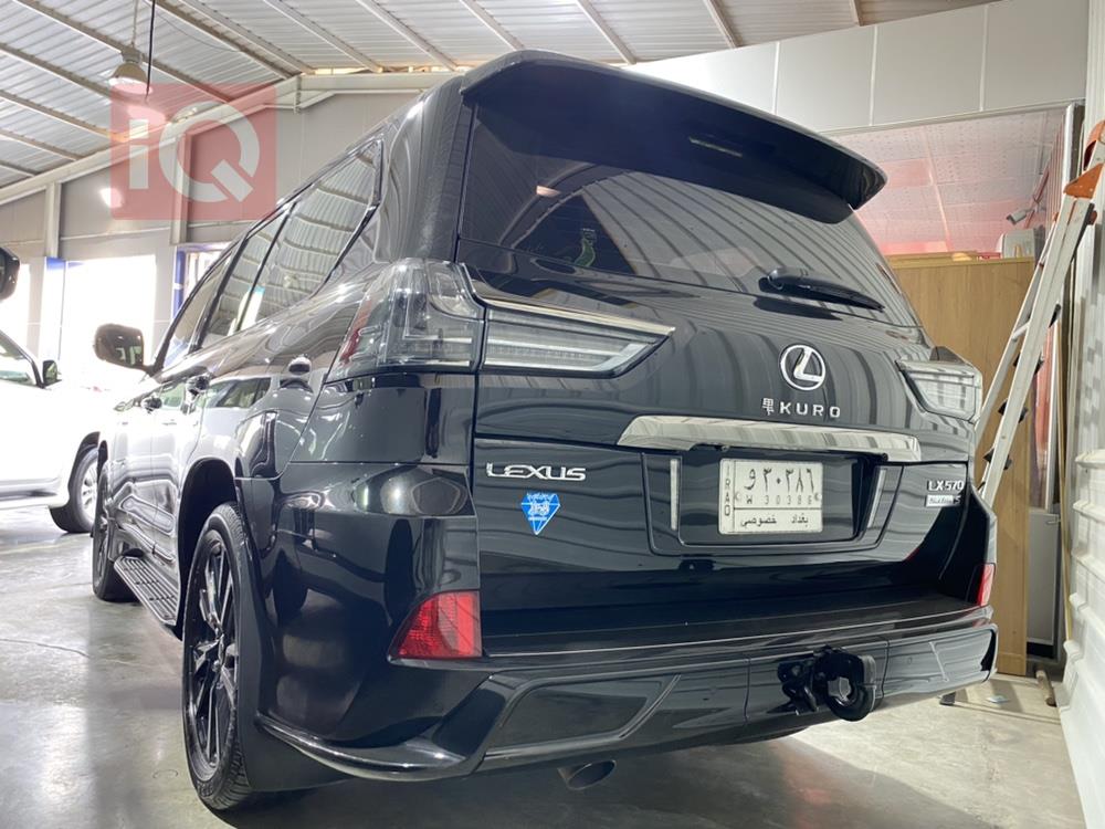 Lexus LX